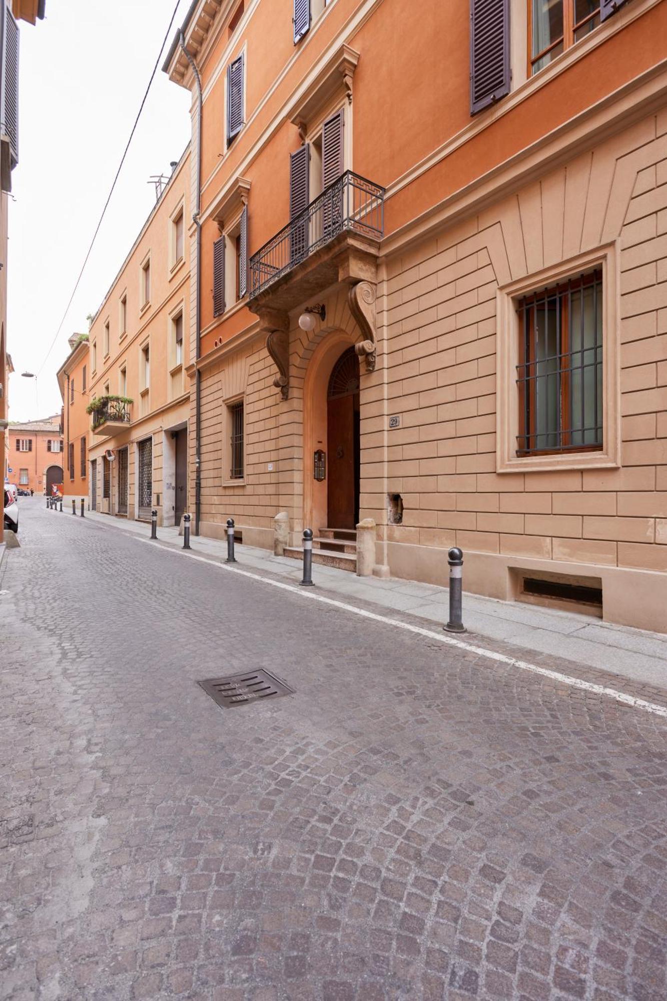 Central And Comfy Apartment Free Netflix And Disney Plus Bologna Exterior foto